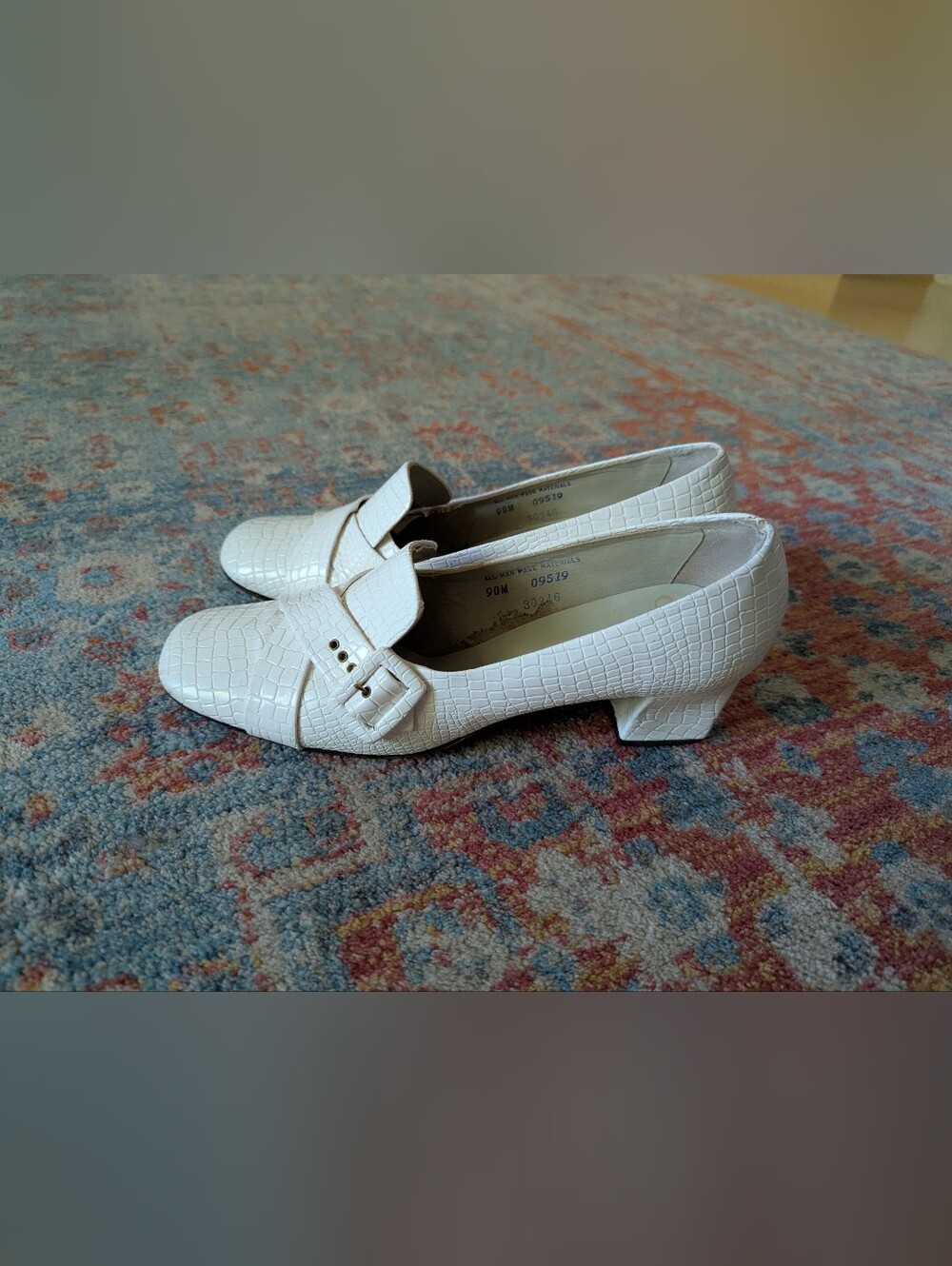 Vintage 1960s 1970s GoGo Mod White Embossed Loafers Heels Women's 8.5/9